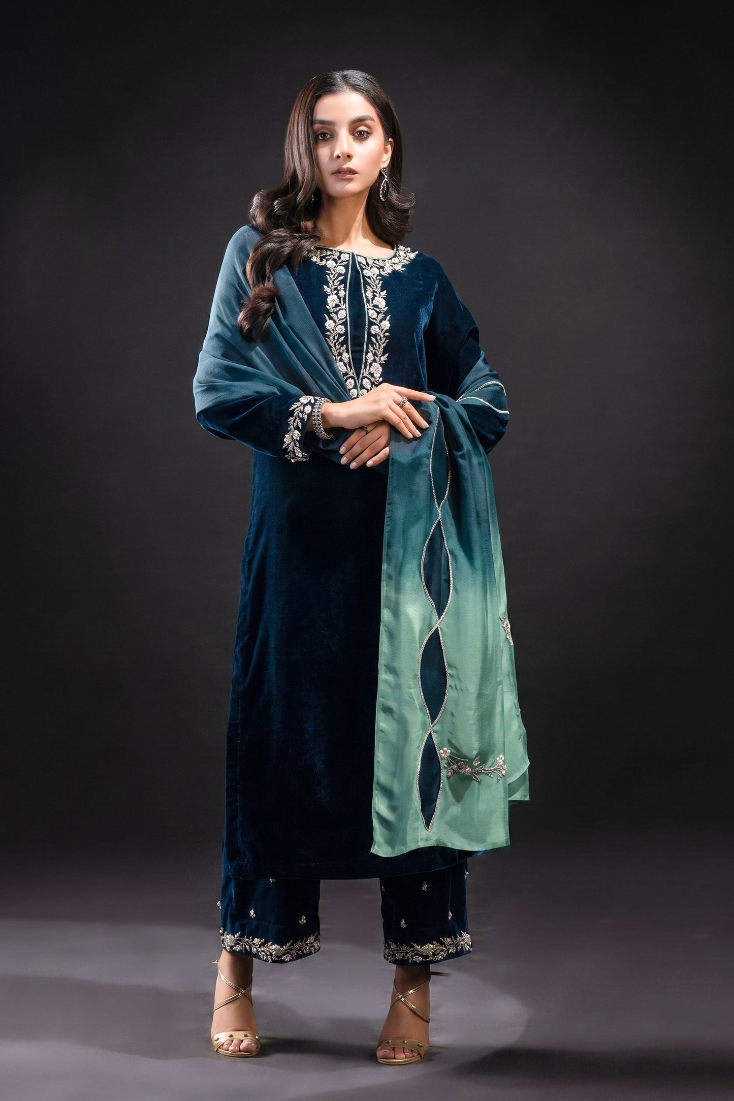 ZC-120 Velvet Embroidered 3pc