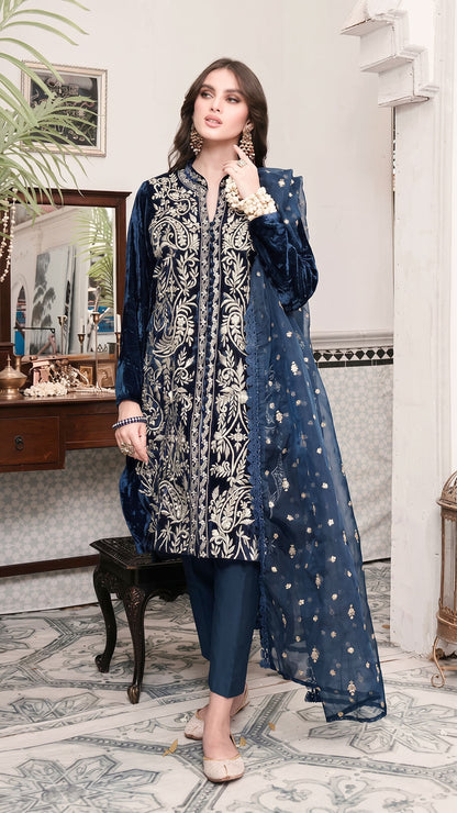 Zainab Chottani ZC-905 Velvet Embroidered 3pc